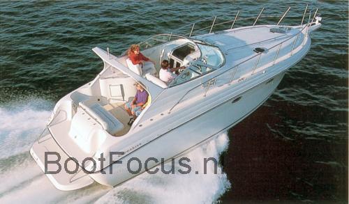 Crownline 330 CR specificaties